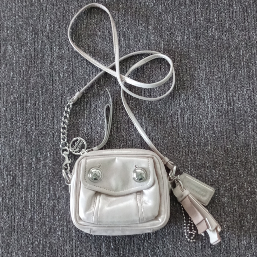 🖤VERY RARE Coach🖤 - Taupe Poppy Nano Crossbody